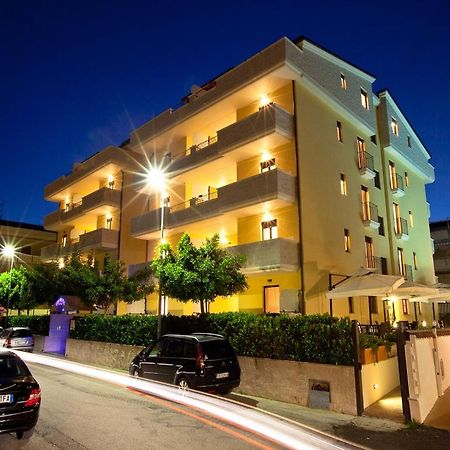 Tortoreto Residence La Guirita מראה חיצוני תמונה