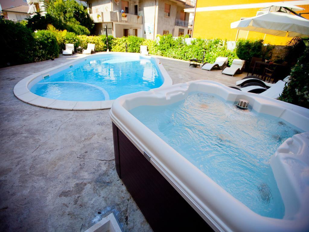 Tortoreto Residence La Guirita מראה חיצוני תמונה